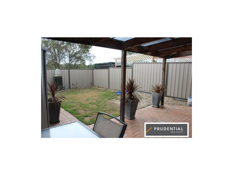 2/64 Francisco Crescent, Rosemeadow NSW 2560