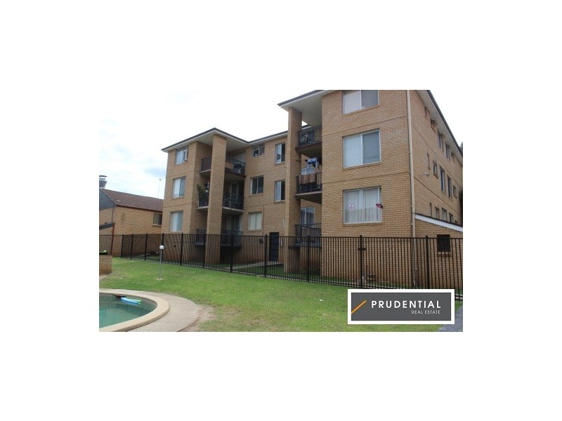 9/5 Hoddle Avenue, Campbelltown NSW 2560