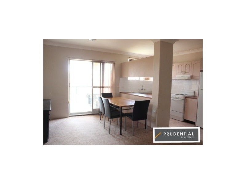 9/5 Hoddle Avenue, Campbelltown NSW 2560
