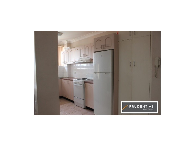 9/5 Hoddle Avenue, Campbelltown NSW 2560