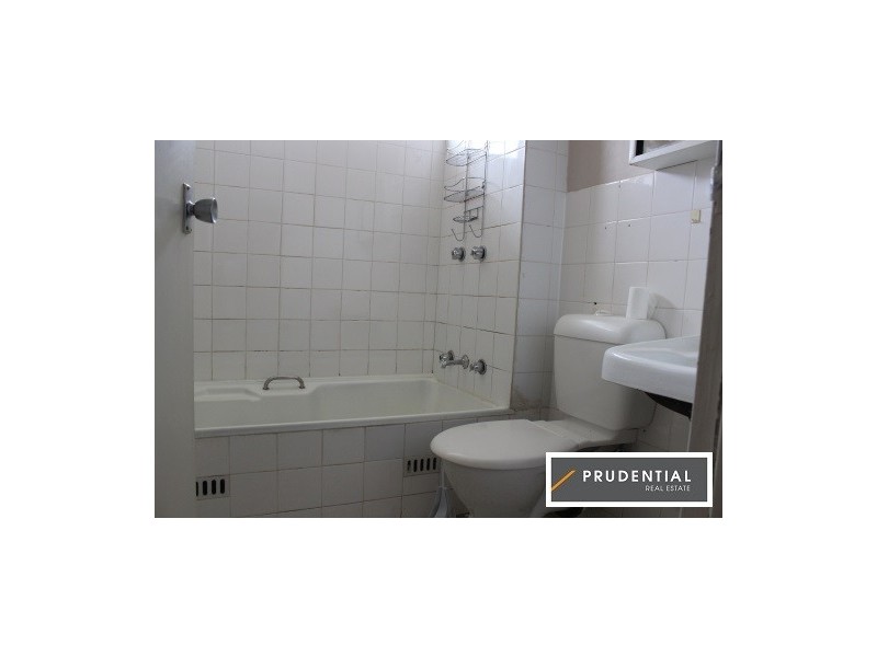 9/5 Hoddle Avenue, Campbelltown NSW 2560