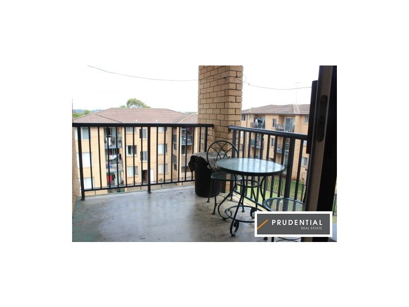9/5 Hoddle Avenue, Campbelltown NSW 2560