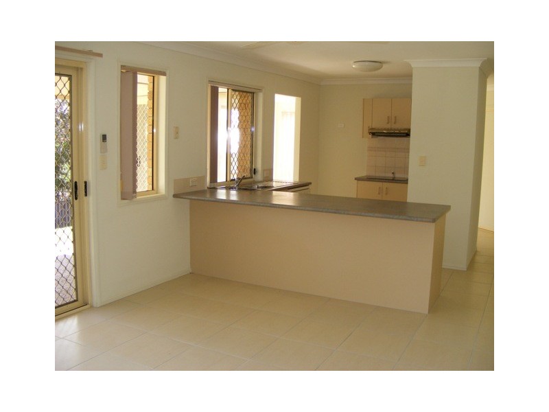 6 Tuvalu Street, Pacific Pines QLD 4211