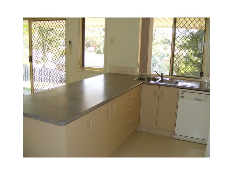 6 Tuvalu Street, Pacific Pines QLD 4211