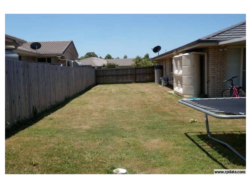 18 Moss Tce, Pimpama QLD 4209
