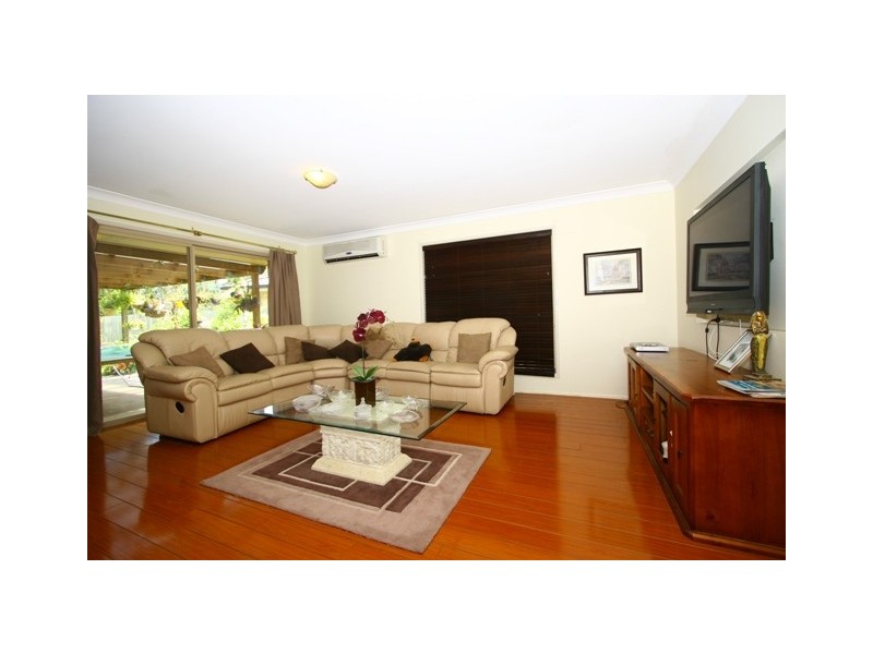 8 Silverpine Cr, Oxenford QLD 4210