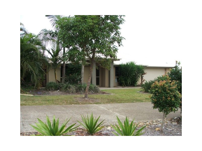 8 Ragamuffin Dr West, Coomera Waters QLD 4209