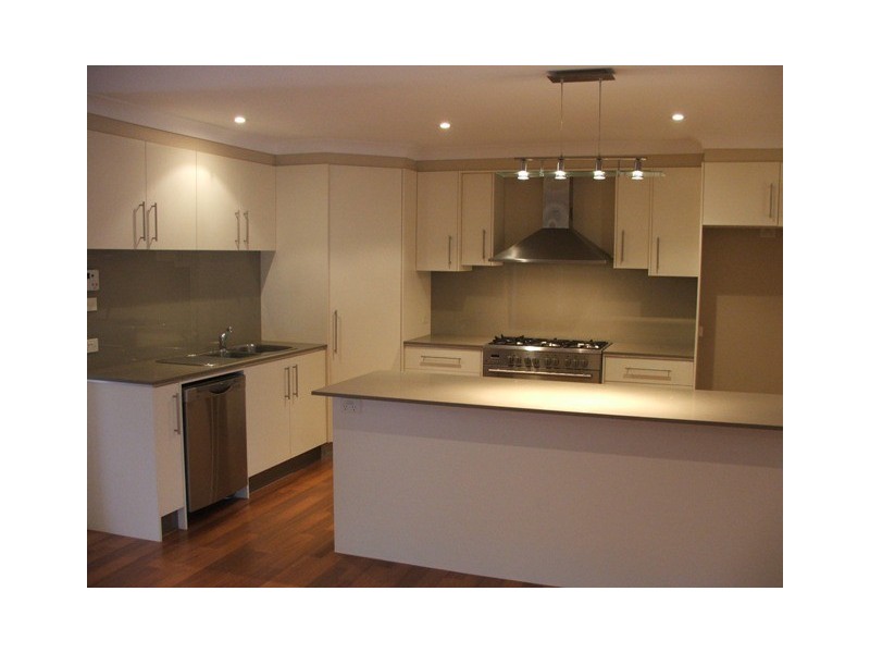 8 Ragamuffin Dr West, Coomera Waters QLD 4209