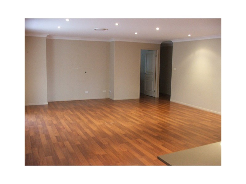 8 Ragamuffin Dr West, Coomera Waters QLD 4209