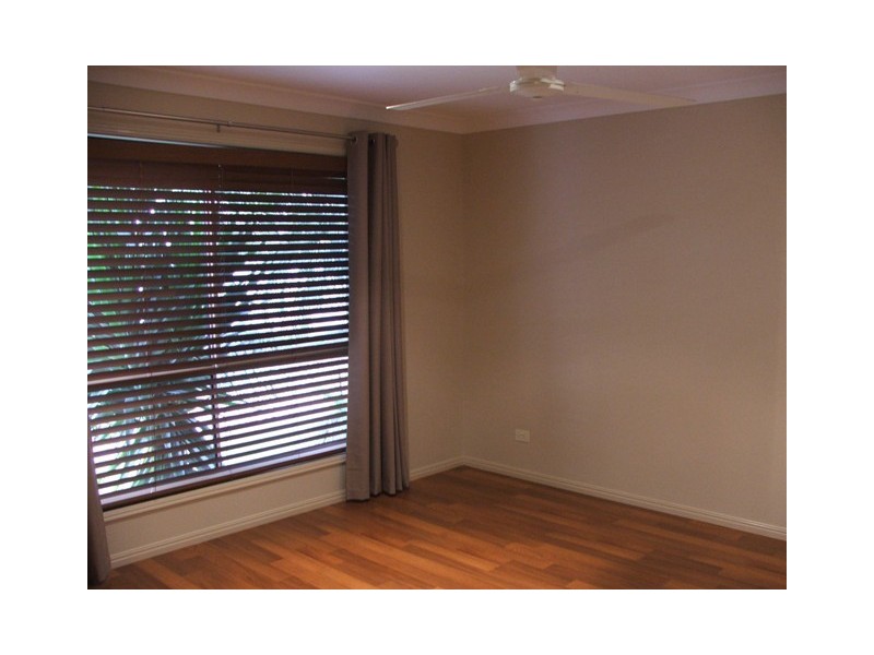 8 Ragamuffin Dr West, Coomera Waters QLD 4209