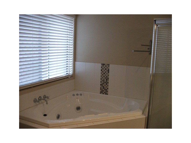 8 Ragamuffin Dr West, Coomera Waters QLD 4209