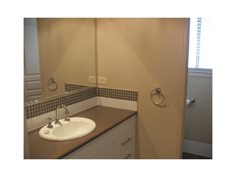 8 Ragamuffin Dr West, Coomera Waters QLD 4209