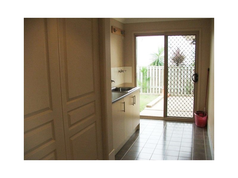 8 Ragamuffin Dr West, Coomera Waters QLD 4209