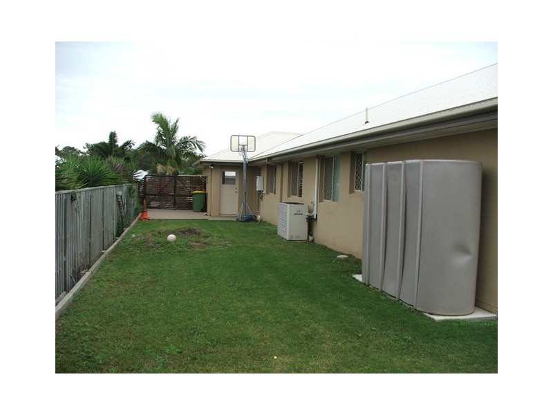 8 Ragamuffin Dr West, Coomera Waters QLD 4209