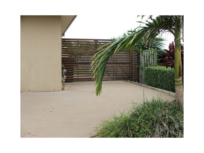 8 Ragamuffin Dr West, Coomera Waters QLD 4209