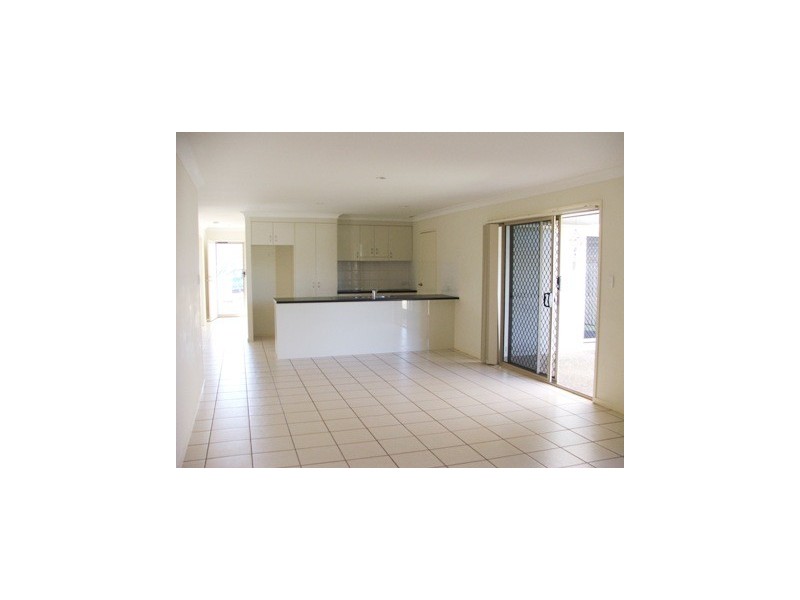 9 Taske Rise, Pacific Pines QLD 4211