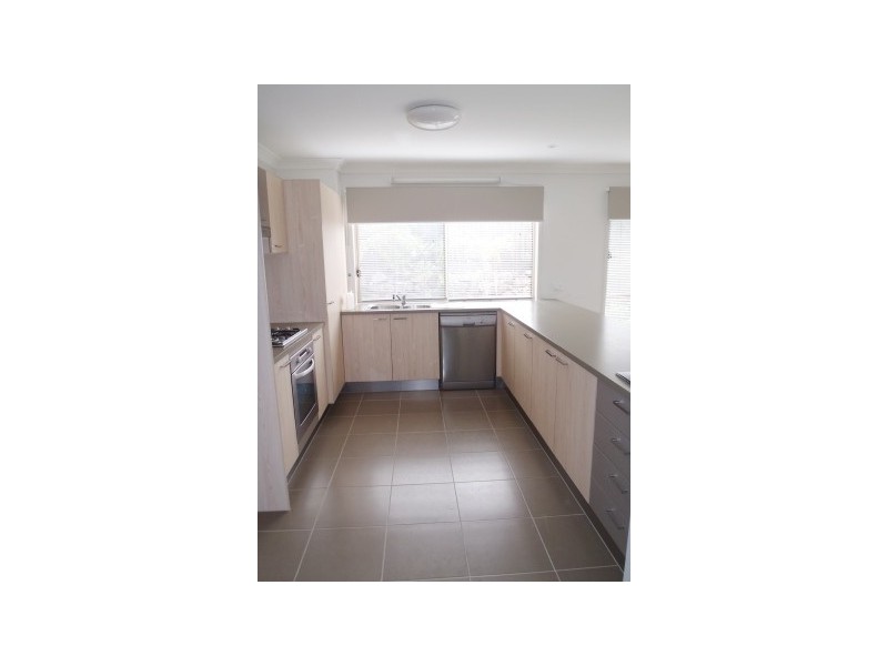 7 Silver Dawn Crescent, Oxenford QLD 4210