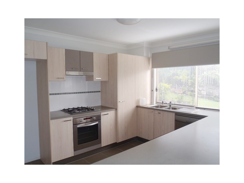 7 Silver Dawn Crescent, Oxenford QLD 4210