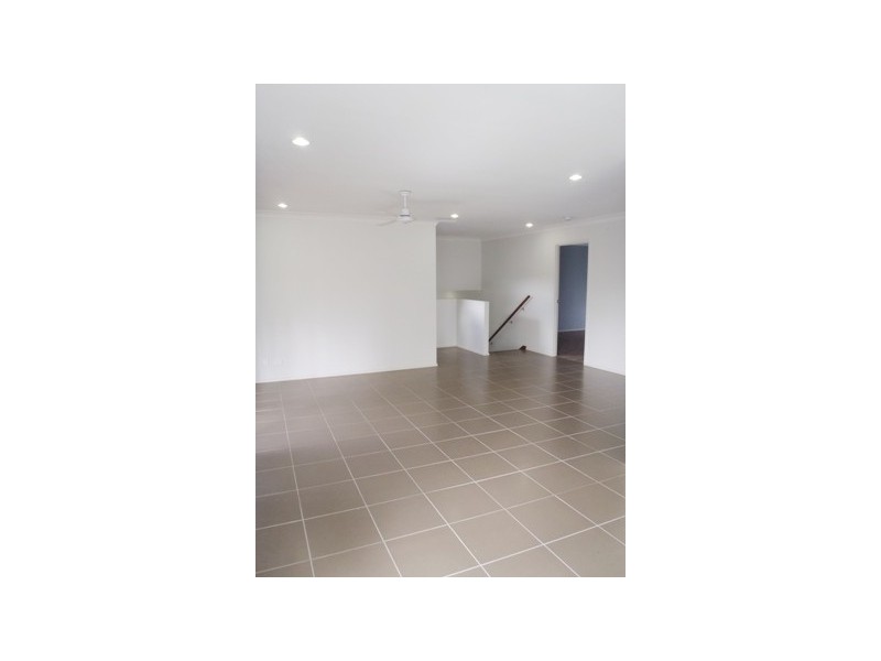 7 Silver Dawn Crescent, Oxenford QLD 4210