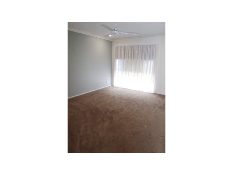 7 Silver Dawn Crescent, Oxenford QLD 4210