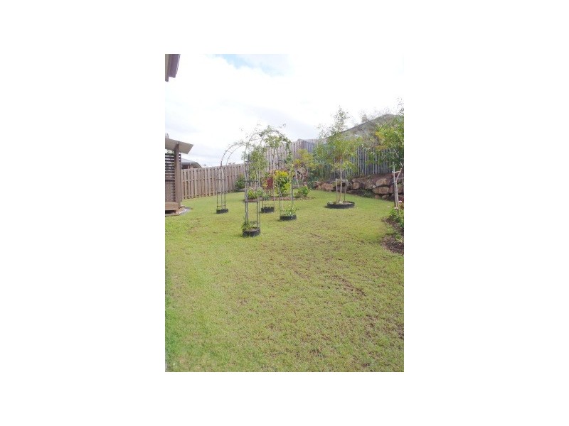 7 Silver Dawn Crescent, Oxenford QLD 4210