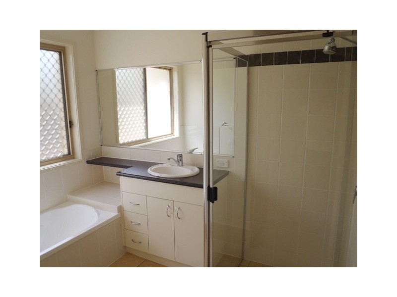 16 Cossington Circuit ‘Parklake Estate’, Maudsland QLD 4210