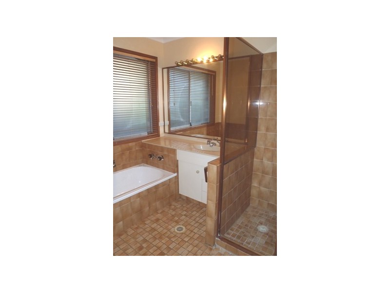 16 Latrobe Avenue, Helensvale QLD 4212