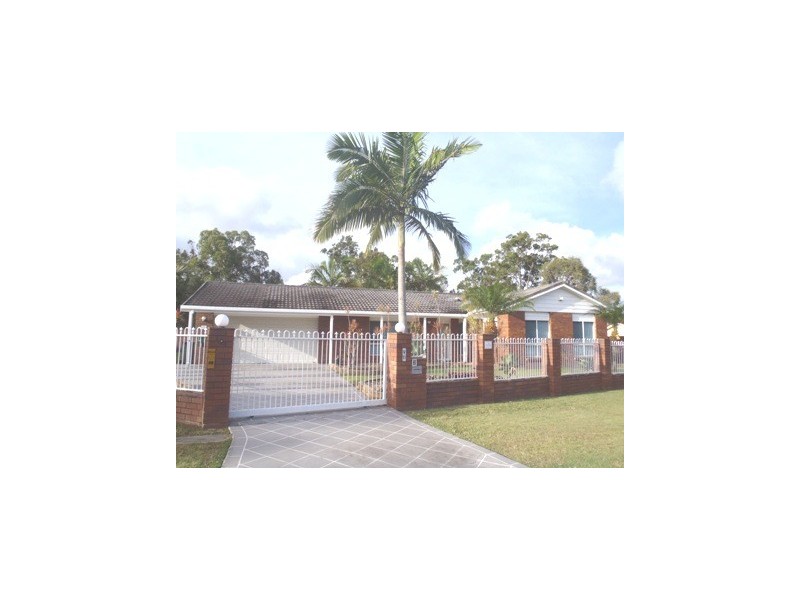 2  Loxton Court, Helensvale QLD 4212