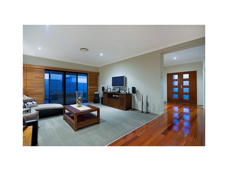 32 Pathfinder Drive, Coomera Waters QLD 4209