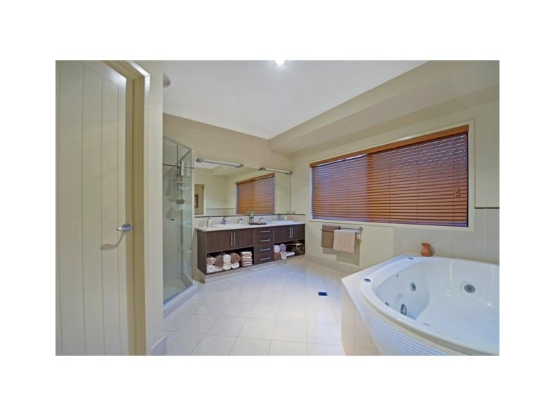 32 Pathfinder Drive, Coomera Waters QLD 4209