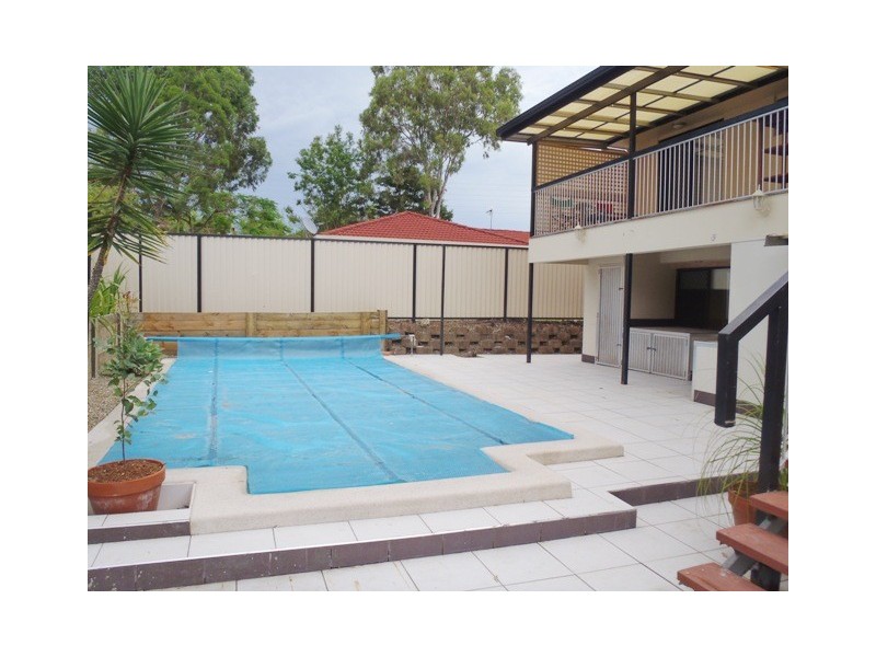 5 Hepburn Court, Oxenford QLD 4210