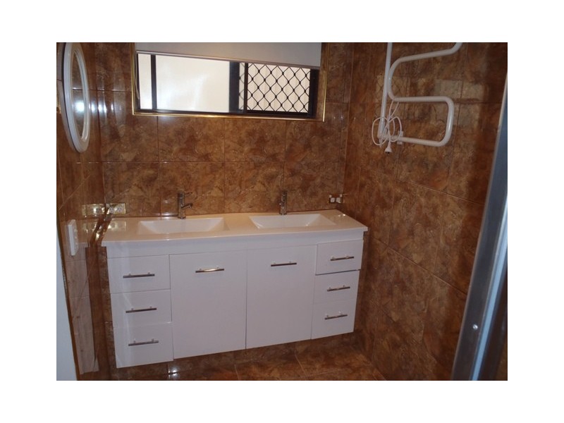 5 Hepburn Court, Oxenford QLD 4210