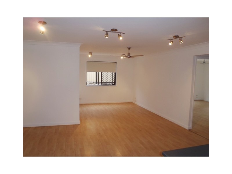 2/5 Hepburn Court, Oxenford QLD 4210