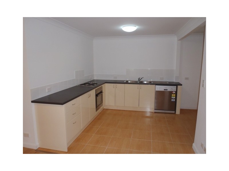 2/5 Hepburn Court, Oxenford QLD 4210