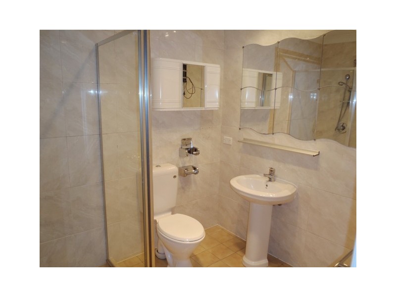 2/5 Hepburn Court, Oxenford QLD 4210