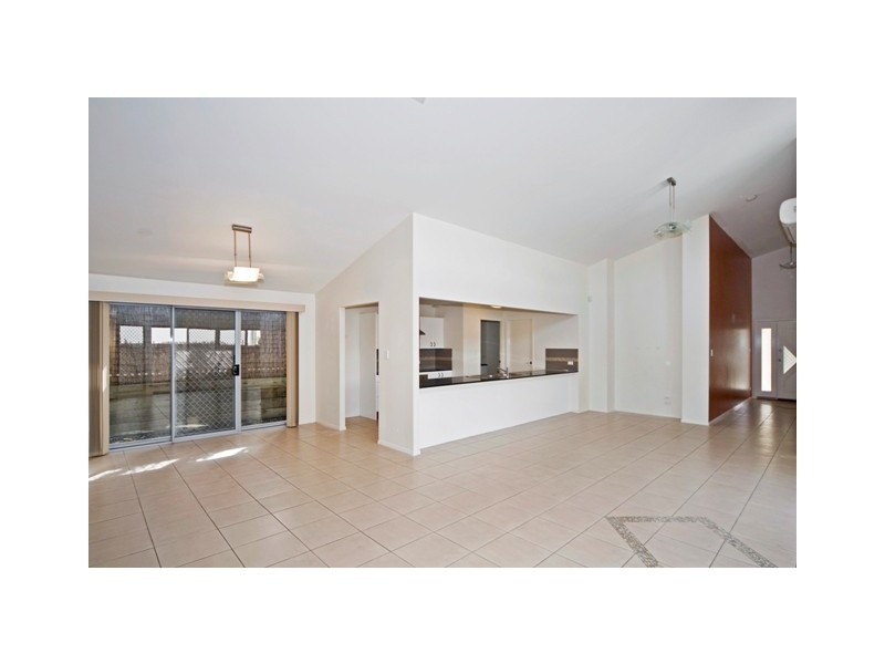 33 Mellum Cct, Pacific Pines QLD 4211