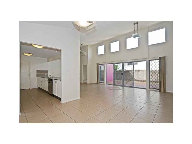 33 Mellum Cct, Pacific Pines QLD 4211