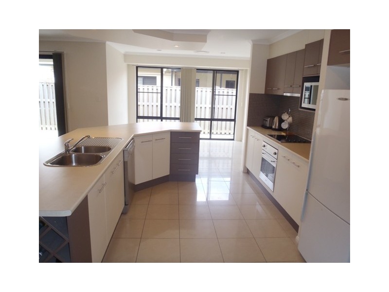 20 Ontario Ct, Oxenford QLD 4210