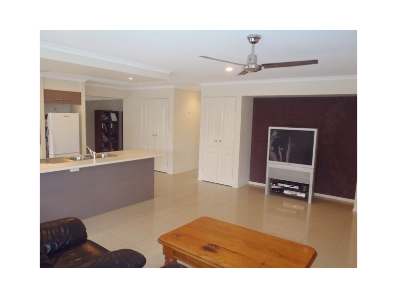 20 Ontario Ct, Oxenford QLD 4210