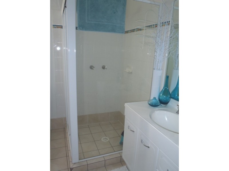 1 Boyer Street, Pacific Pines QLD 4211