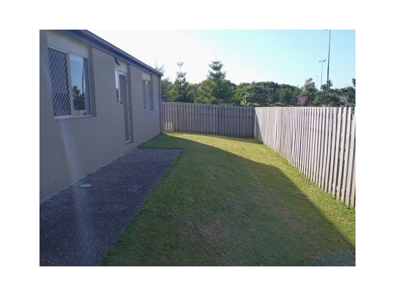 1 Boyer Street, Pacific Pines QLD 4211