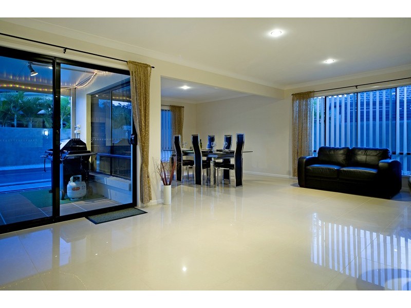 26 Brittany Dr, Oxenford QLD 4210