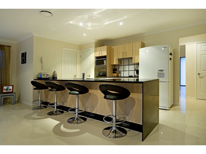 26 Brittany Dr, Oxenford QLD 4210