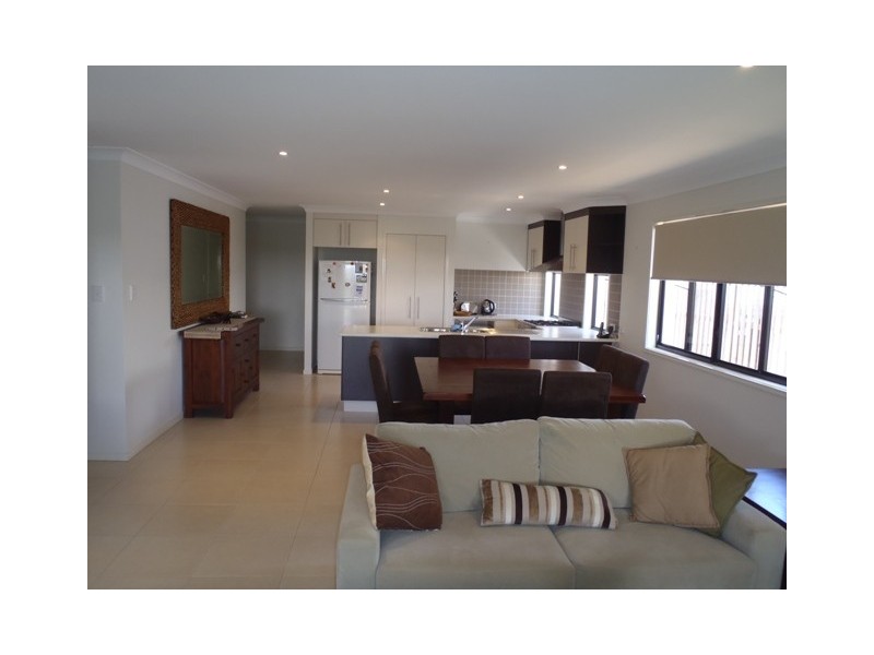 8 Ravensthorpe St, Ormeau QLD 4208