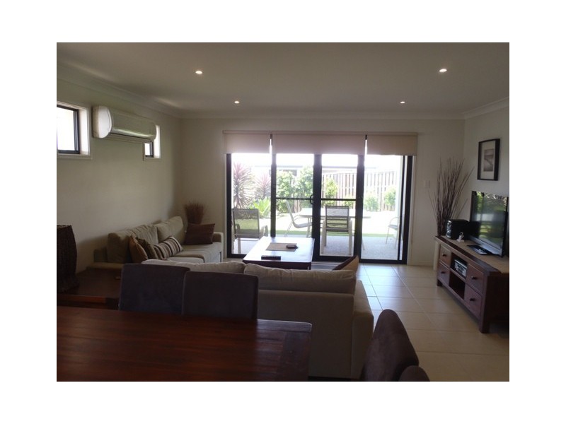 8 Ravensthorpe St, Ormeau QLD 4208