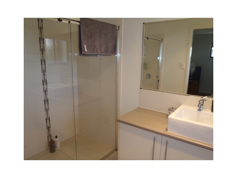 8 Ravensthorpe St, Ormeau QLD 4208