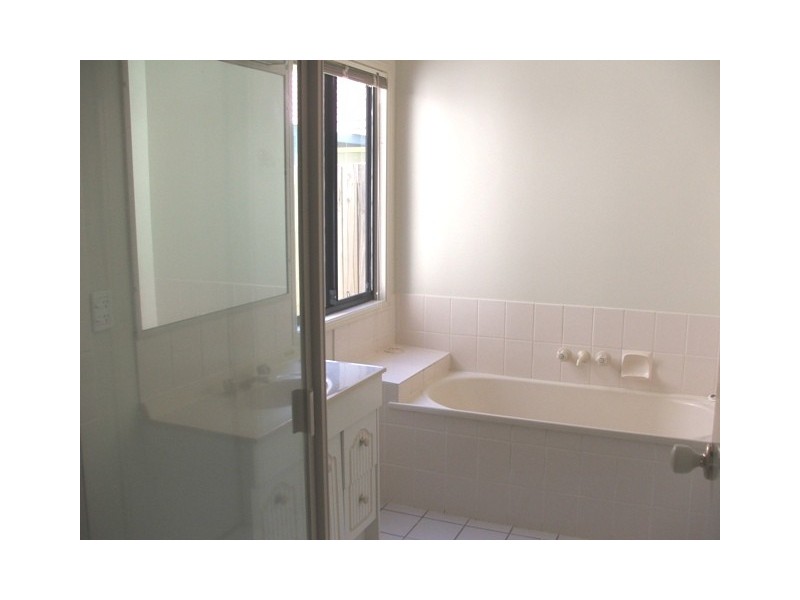 18 Bernini Drive, Coombabah QLD 4216