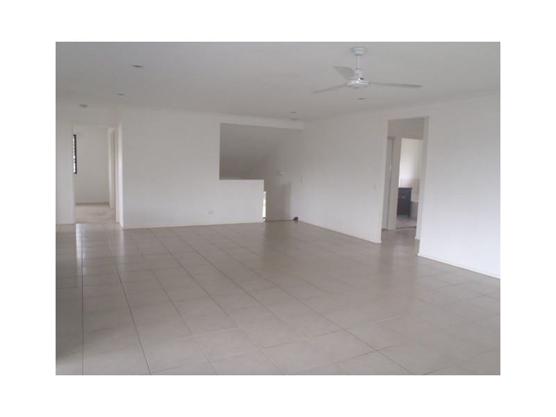 13 Silver Dawn Crescent, Oxenford QLD 4210