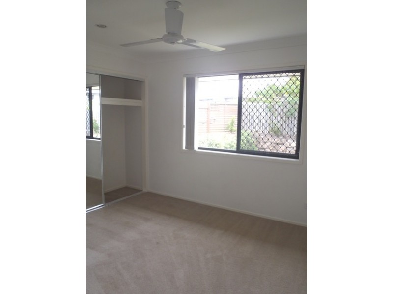 13 Silver Dawn Crescent, Oxenford QLD 4210