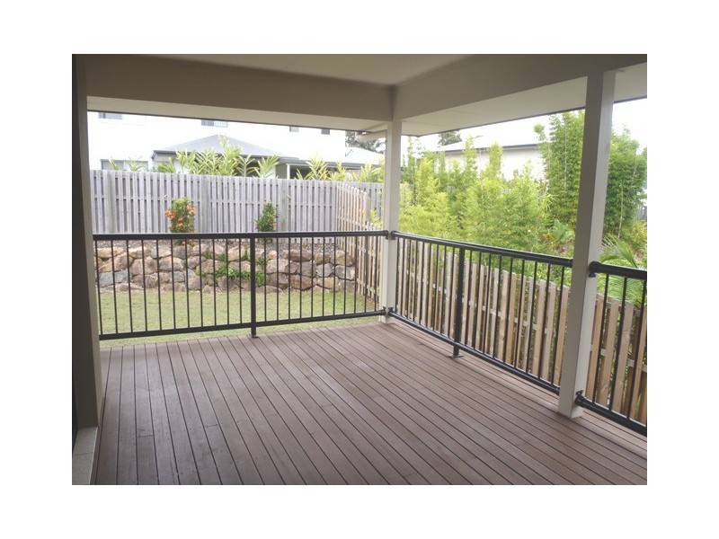 13 Silver Dawn Crescent, Oxenford QLD 4210